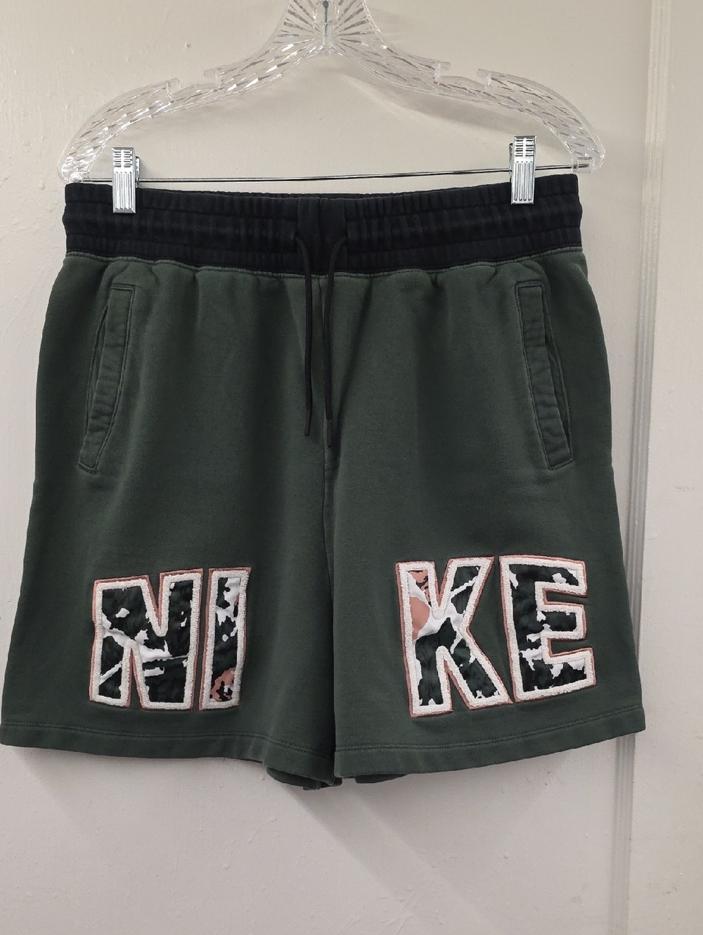 Nike Icon Clash Fleece Shorts Women’s L Green Black Logo Sweat Shorts
